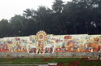 Dâng hương Quốc Tổ Lạc Long Quân trong ngày khai hội đền Hùng - 3