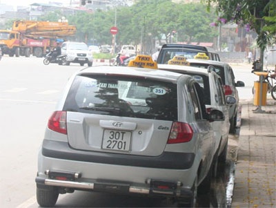Taxi Hà Nội đồng loạt tăng giá cước - 1 Taxi Hà Nội đồng loạt tăng giá cước - 1