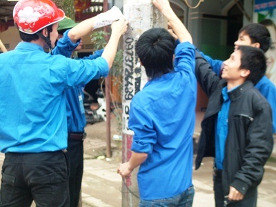 Sinh viên ĐH Hà Tĩnh làm đẹp đường phố - 2 Sinh viên ĐH Hà Tĩnh làm đẹp đường phố - 2