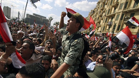 Quân đội Ai Cập "sẵn sàng dùng vũ lực" - 2 Quân đội Ai Cập "sẵn sàng dùng vũ lực" - 2