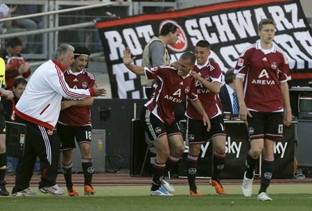 Bayern lại lâm nguy, Schalke nối dài mạch thắng - 2 Bayern lại lâm nguy, Schalke nối dài mạch thắng - 2