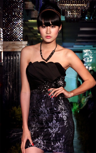 “Gái một con” Hạ Vy biến hoá với sắc màu - 16