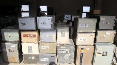 Hàng trăm két sắt vô chủ sau sóng thần tại Nhật Bản - 1 Hàng trăm két sắt vô chủ sau sóng thần tại Nhật Bản - 1