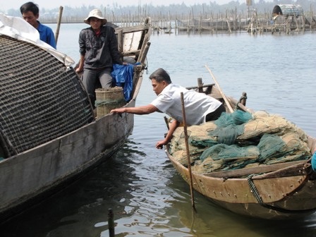 Gặp ông lão mù chuyên chở bộ đội qua sông thời chiến - 7 Gặp ông lão mù chuyên chở bộ đội qua sông thời chiến - 7