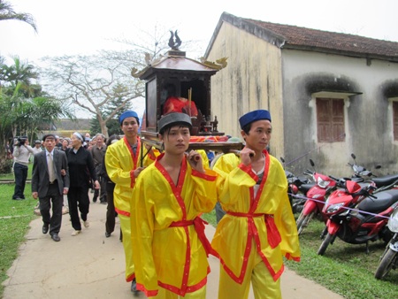 Di hài GS Nguyễn Tài Cẩn được đưa về quê nhà Nghệ An  - 8