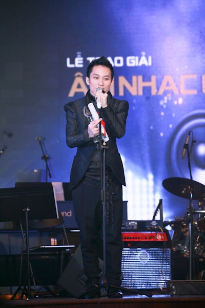 Tùng Dương: Giá trị đích thực sẽ được người ta nhớ mãi - 2 Tùng Dương: Giá trị đích thực sẽ được người ta nhớ mãi - 2
