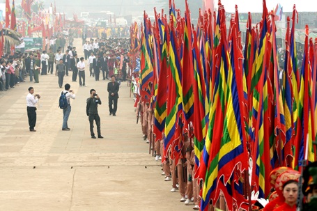 Thành kính dâng hương tưởng niệm các Vua Hùng - 4 Thành kính dâng hương tưởng niệm các Vua Hùng - 4