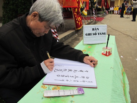 Di hài GS Nguyễn Tài Cẩn được đưa về quê nhà Nghệ An  - 14