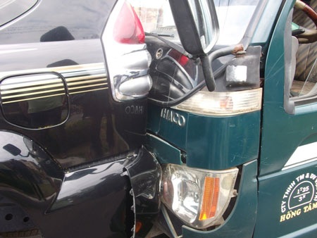 5 ô tô đâm nhau liên hoàn - 2