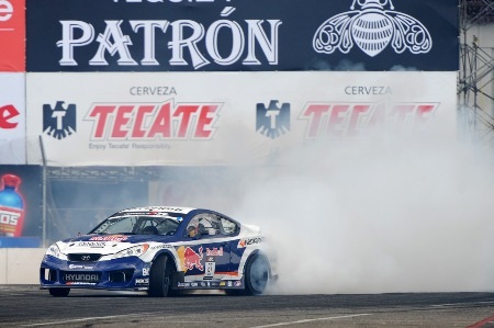 Những hình ảnh đẹp từ giải Formula Drift 2011 - 7