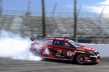 Những hình ảnh đẹp từ giải Formula Drift 2011 - 15