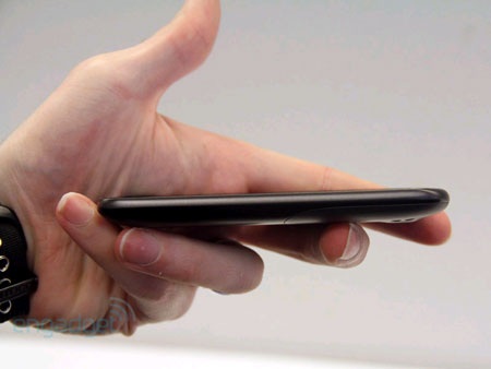 HTC trình diễn “siêu phẩm” smartphone lõi kép mới - 9