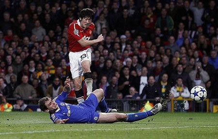 Nhìn lại 2 trận tứ kết lượt về Champions League đêm qua - 10