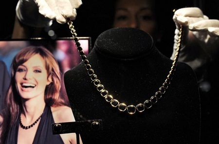 “Liếc” BST nữ trang của Angelina Jolie - 3