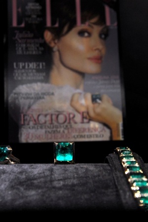 “Liếc” BST nữ trang của Angelina Jolie - 7