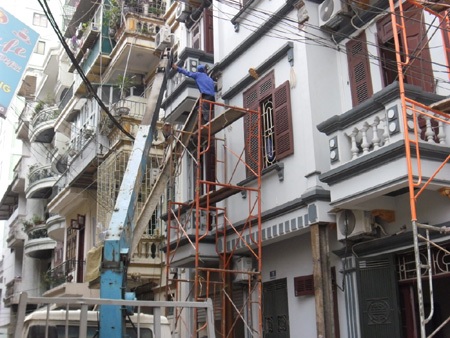 Chấp nhận nhà nghiêng, nhưng gia cố móng để không lún - 1