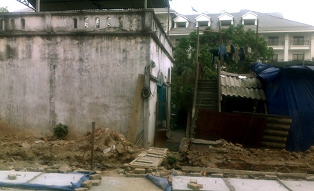 Phát hiện xác người đàn ông chết nhiều ngày trong nhà - 1