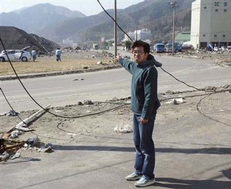 Cú thoát nạn thần kỳ trong sóng thần của phóng viên Nhật - 1