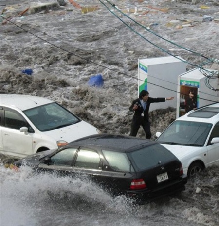 Cú thoát nạn thần kỳ trong sóng thần của phóng viên Nhật - 3
