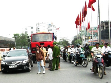 Gần 560 lượt cán bộ CSGT không nhận tiền mãi lộ - 1