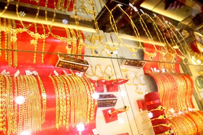 Giá vàng giao dịch quanh ngưỡng 3,7 triệu đồng/chỉ - 1 Giá vàng giao dịch quanh ngưỡng 3,7 triệu đồng/chỉ - 1