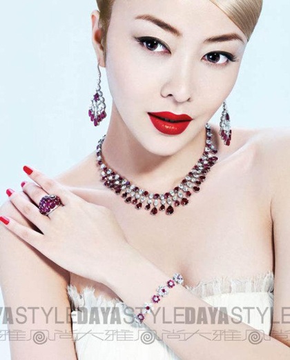 “Bồ” của Quách Phú Thành bị tố tấn công thợ săn tin  - 1