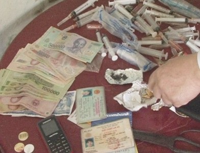 Đối tượng chuyên bán ma túy ở quán cà phê sa lưới - 1 Đối tượng chuyên bán ma túy ở quán cà phê sa lưới - 1