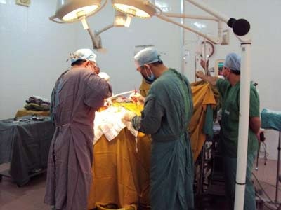 Thực hiện thành công 2 ca mổ khó tại bệnh viện Đa khoa Kon Tum - 1 Thực hiện thành công 2 ca mổ khó tại bệnh viện Đa khoa Kon Tum - 1