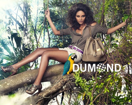 Emanuela de Paula khoe da nâu cá tính - 7