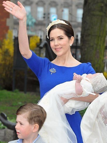 Hoàng gia Đan Mạch làm lễ đặt tên cho cặp song sinh “nhí” - 4