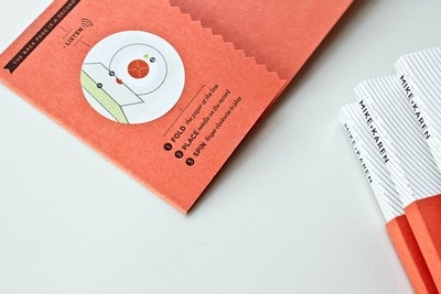 Độc đáo tấm thiệp cưới… kiêm máy chơi đĩa - 3 Độc đáo tấm thiệp cưới… kiêm máy chơi đĩa - 3