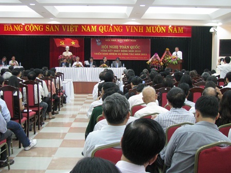 Báo chí góp phần quan trọng trong sự phát triển chung của đất nước. - 1