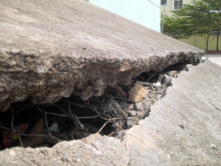 Khu chung cư Đồng Tàu sụt lún nghiêm trọng - 11