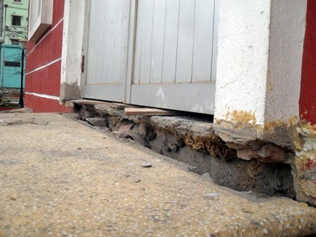 Khu chung cư Đồng Tàu sụt lún nghiêm trọng - 3