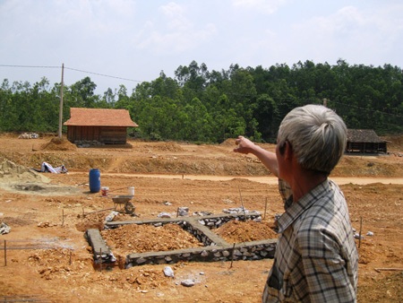 Tiền tỷ hỗ trợ dân vùng lũ "chảy" vào quỹ tín dụng - 1 Tiền tỷ hỗ trợ dân vùng lũ "chảy" vào quỹ tín dụng - 1