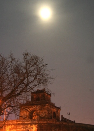 Ngắm “siêu mặt trăng” tại Huế - 3