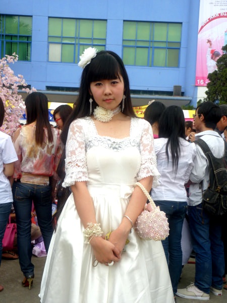 Thiếu nữ Hà thành khoe sắc bên hoa anh đào - 5 Thiếu nữ Hà thành khoe sắc bên hoa anh đào - 5