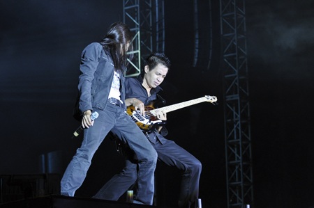 Giới trẻ đắm say cùng “Rock bay” - 3