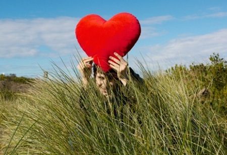 Lợi dụng tình yêu để... đánh bóng "thương hiệu" - 1 Lợi dụng tình yêu để... đánh bóng "thương hiệu" - 1