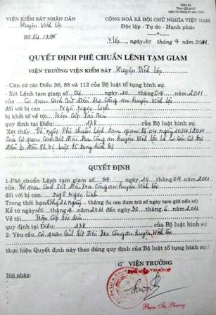 Băn khoăn về vụ bắt khẩn cấp một học sinh lớp 12 - 2