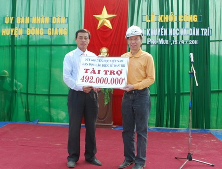 Trẻ em Phú Mưa sắp thoát cảnh lội sông tới trường - 10 Trẻ em Phú Mưa sắp thoát cảnh lội sông tới trường - 10