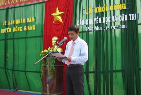 Trẻ em Phú Mưa sắp thoát cảnh lội sông tới trường - 7 Trẻ em Phú Mưa sắp thoát cảnh lội sông tới trường - 7