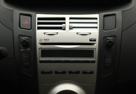 Cảm nhận Toyota Yaris: Nhỏ gọn, tiện dụng - 17 Cảm nhận Toyota Yaris: Nhỏ gọn, tiện dụng - 17