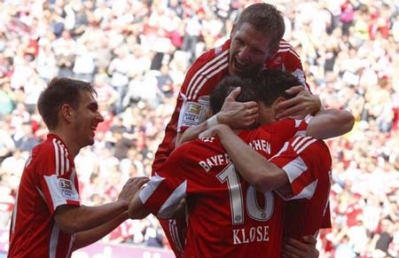 Mario Gomez lập hat-trick, Bayern trở lại tốp 3 - 3