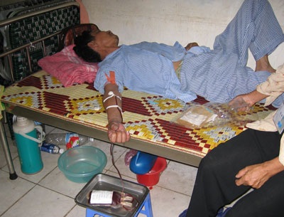 Khói thuốc lá độc hơn cả mây phóng xạ - 1 Khói thuốc lá độc hơn cả mây phóng xạ - 1