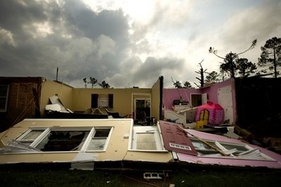 Lốc xoáy tràn qua một nửa nước Mỹ, 45 người chết - 2