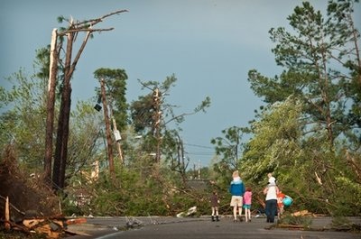 Lốc xoáy tràn qua một nửa nước Mỹ, 45 người chết - 8