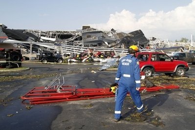 Lốc xoáy tràn qua một nửa nước Mỹ, 45 người chết - 10