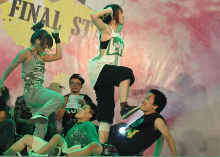 Bữa tiệc hiphop "khuấy đảo" giới trẻ Hà thành - 8 Bữa tiệc hiphop "khuấy đảo" giới trẻ Hà thành - 8