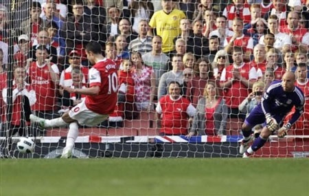 Arsenal và Liverpool chia điểm đầy kịch tính tại Emirates - 1